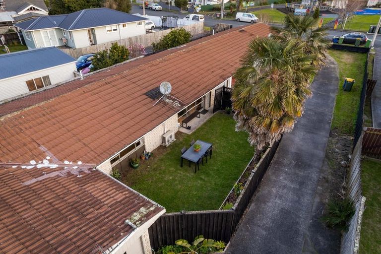 Photo of property in 3/29 Garelja Road, Henderson, Auckland, 0612