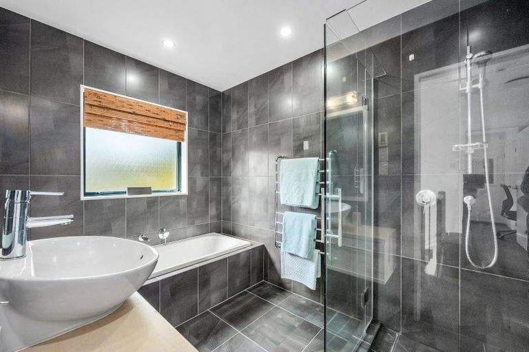 Photo of property in 6 Carol Lee Place, Albany Heights, Auckland, 0632