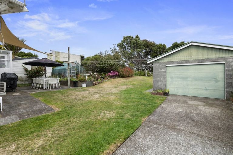 Photo of property in 62 Record Street, Fitzroy, New Plymouth, 4312