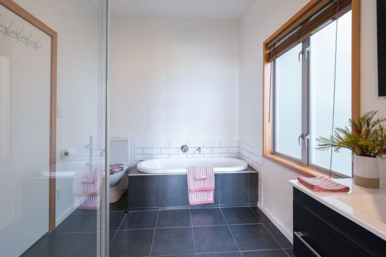 Photo of property in 45 Coster Street, Enner Glynn, Nelson, 7011