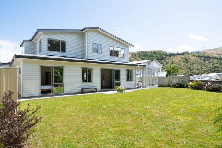 Photo of property in 5 Crompton Avenue, Churton Park, Wellington, 6037