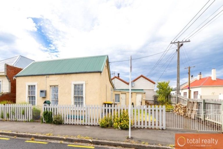 Photo of property in 61 Oxford Street, South Dunedin, Dunedin, 9012