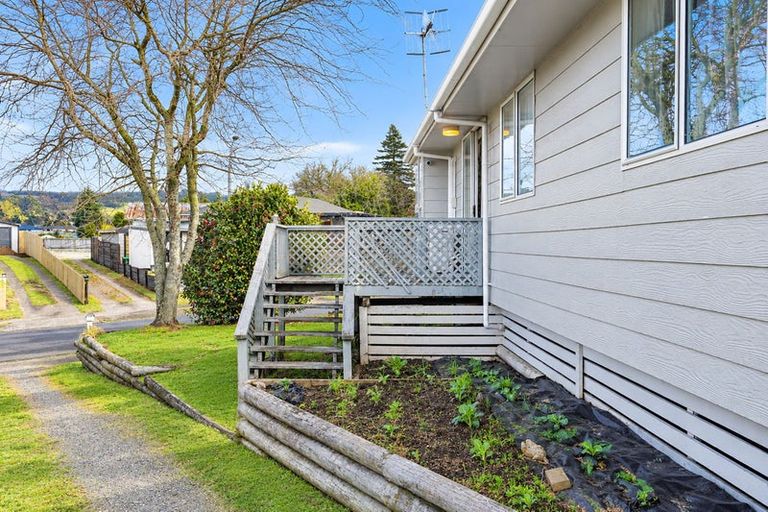 Photo of property in 11 Crystal Place, Pukehangi, Rotorua, 3015