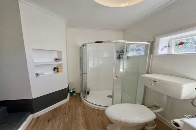 Photo of property in 94 Sutherland Road, Melrose, Wellington, 6023