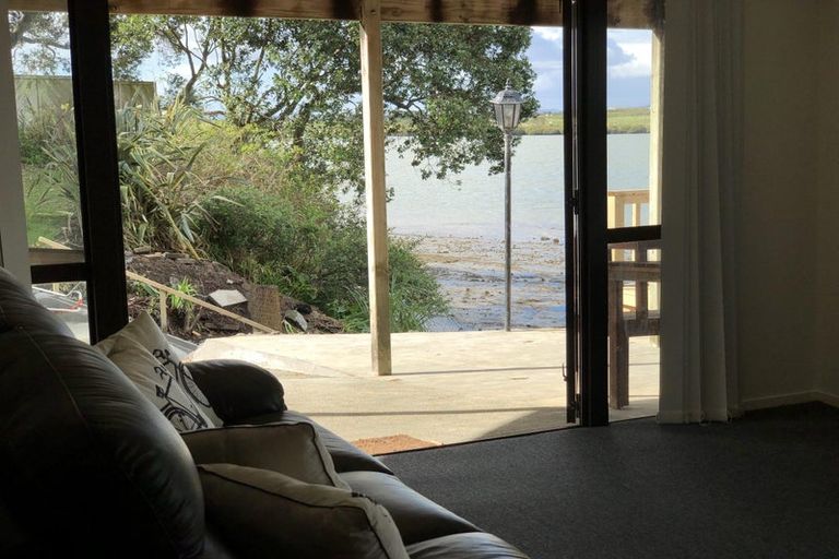 Photo of property in 8 Lawson Way, Weymouth, Auckland, 2103