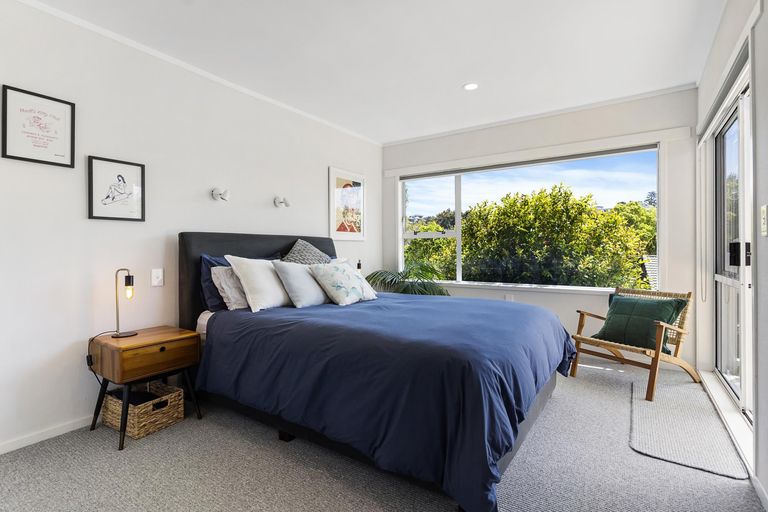 Photo of property in 2/16 Castleton Drive, Howick, Auckland, 2014