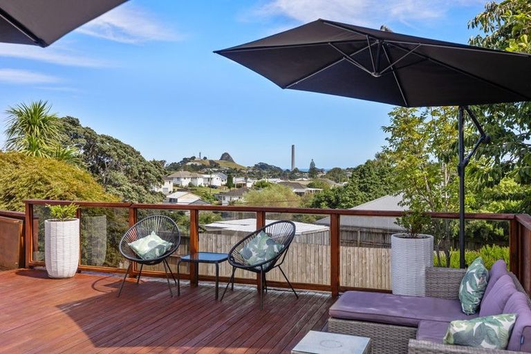 Photo of property in 174 Seaview Road, Westown, New Plymouth, 4310