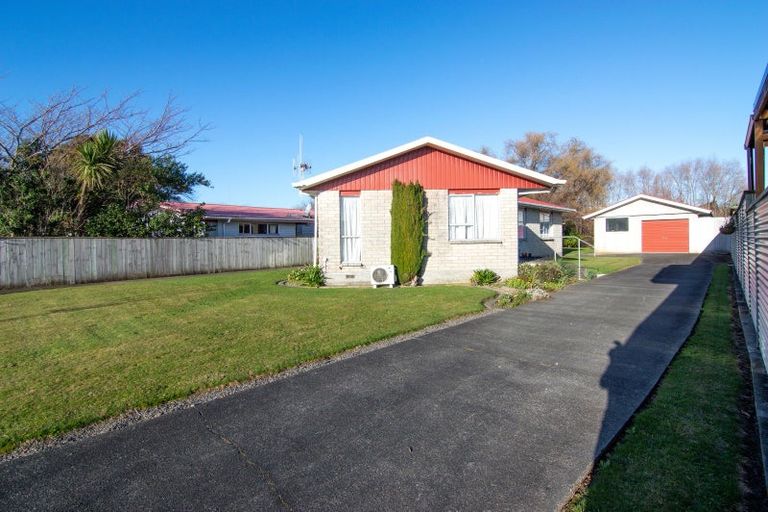 Photo of property in 28 Geraldine Crescent, Cloverlea, Palmerston North, 4412