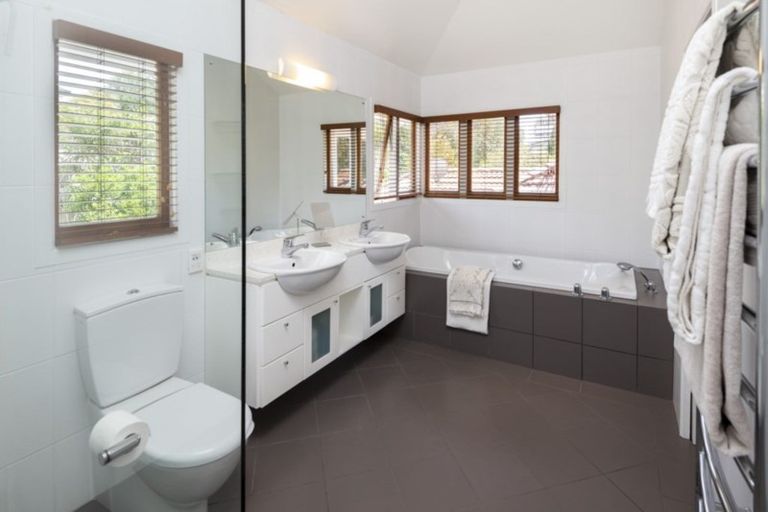 Photo of property in 62 Parkhill Road, Mellons Bay, Auckland, 2014