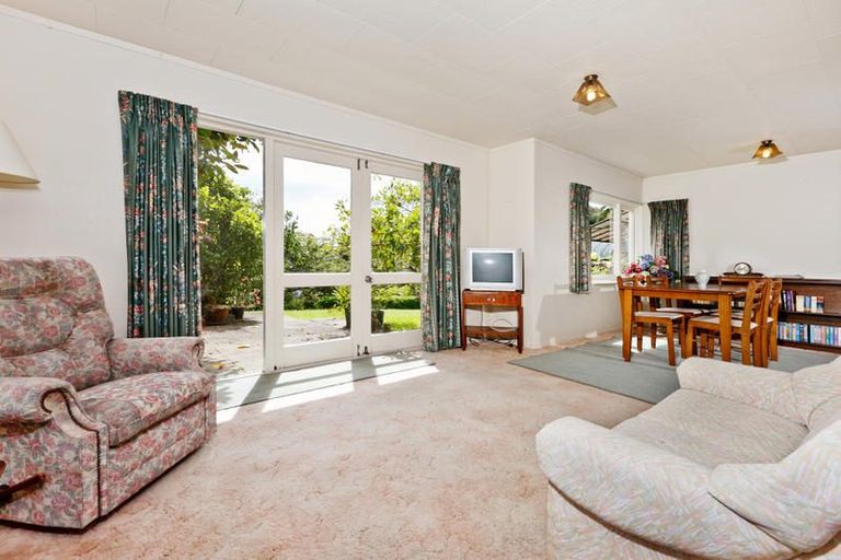 Photo of property in 3 Chevron Place, Castor Bay, Auckland, 0620