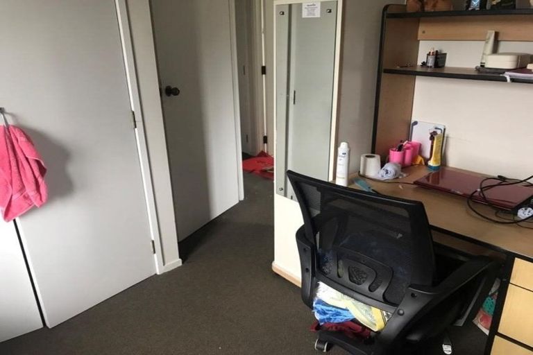 Photo of property in 5 Garner Place, Glenfield, Auckland, 0629