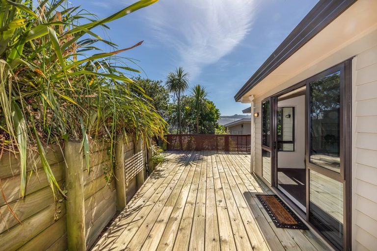 Photo of property in 16 Endeavour Drive, Whitby, Porirua, 5024