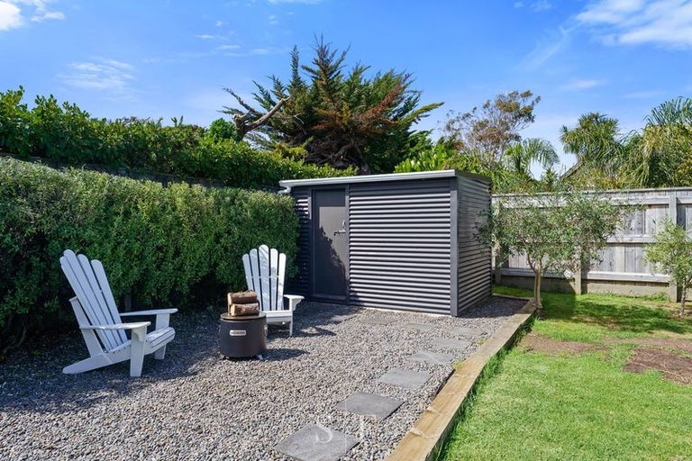 Photo of property in 15 Rauparaha Street, Waikanae Beach, Waikanae, 5036