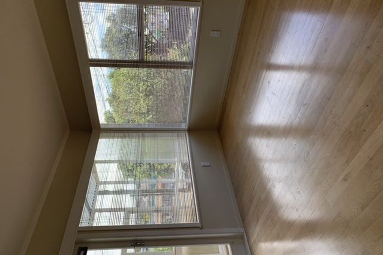 Photo of property in 1/16 Shakespeare Road, Milford, Auckland, 0620