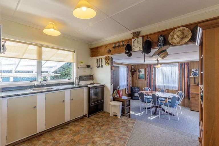 Photo of property in 31 Parerohi Grove, Kuratau, Turangi, 3381