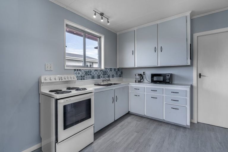 Photo of property in 24 Argyle Street, Kew, Invercargill, 9812