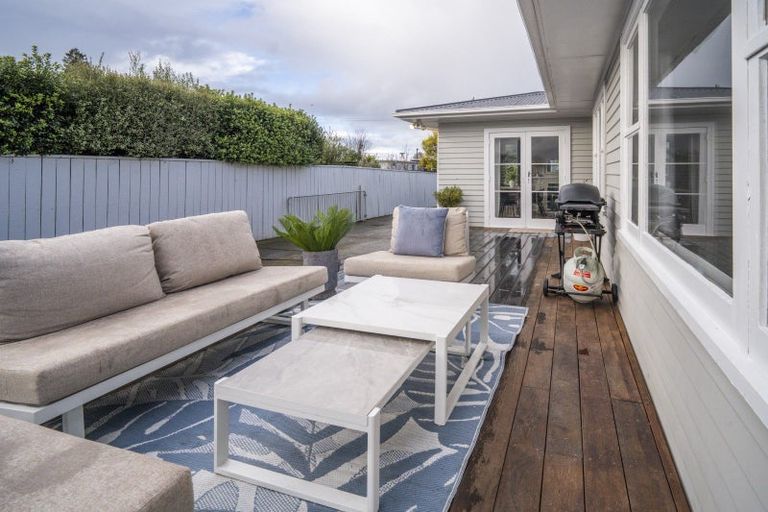 Photo of property in 15 Lipscombe Crescent, Havelock North, 4130