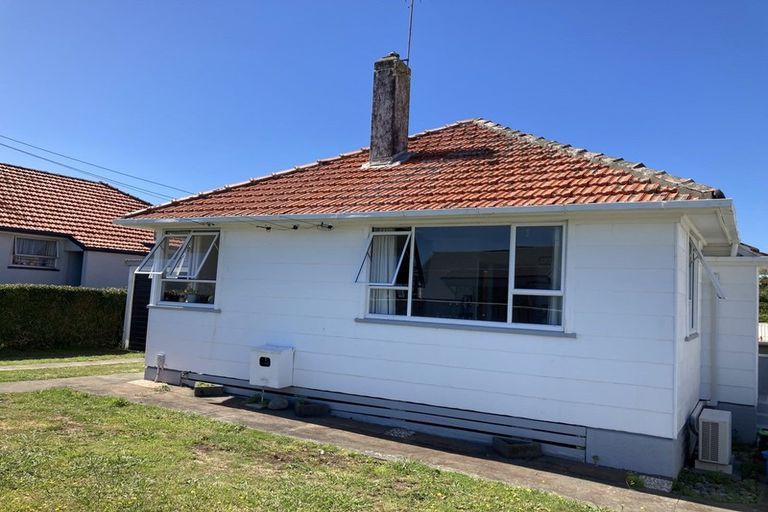 Photo of property in 14 Carey Street, Waitara, 4320