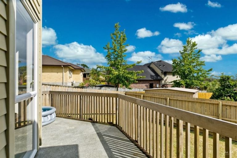 Photo of property in 27a Sapperton Drive, Henderson, Auckland, 0612