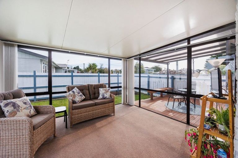 Photo of property in 2 Mcclure Street, Feilding, 4702