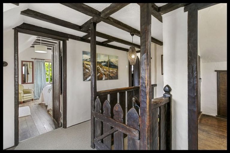 Photo of property in 42 Nicholson Road, Khandallah, Wellington, 6035