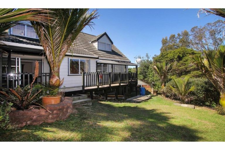Photo of property in 1/18 Teviot Place, Totara Vale, Auckland, 0629