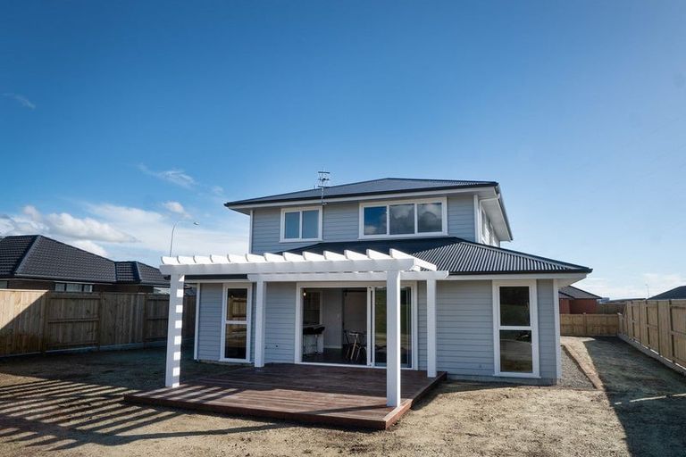 Photo of property in 44 Atlantic Drive, Fitzherbert, Palmerston North, 4410