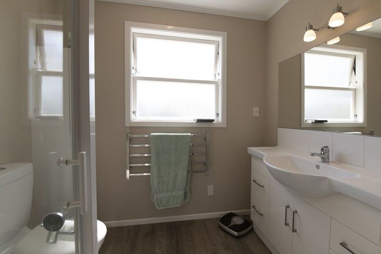 Photo of property in 16 Reeve Street, Levin, 5510