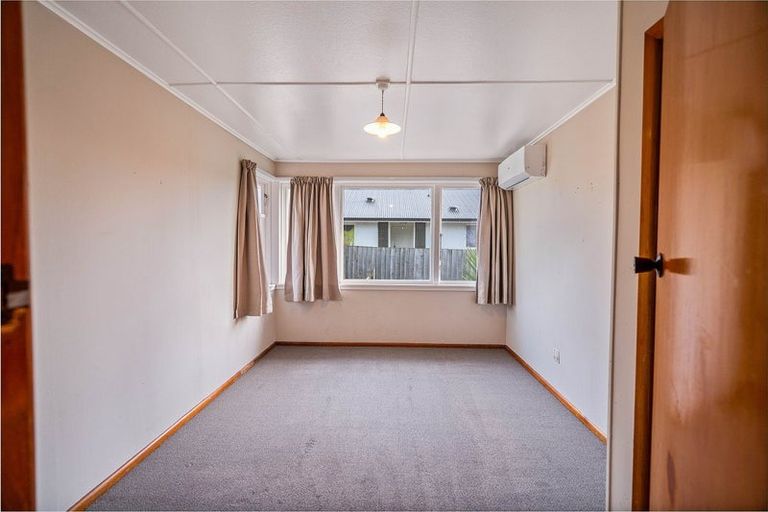 Photo of property in 17 Leicester Crescent, Hoon Hay, Christchurch, 8025