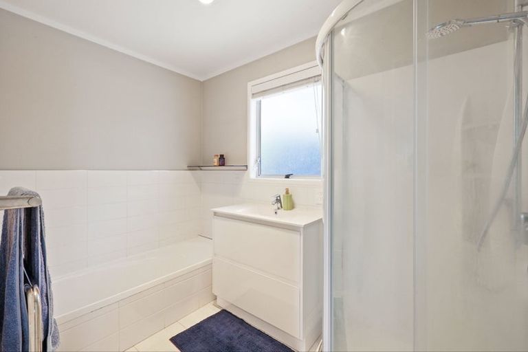 Photo of property in 54 Chorley Avenue, Massey, Auckland, 0614