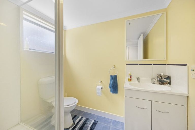 Photo of property in 38 Chatsworth Crescent, Pakuranga Heights, Auckland, 2010