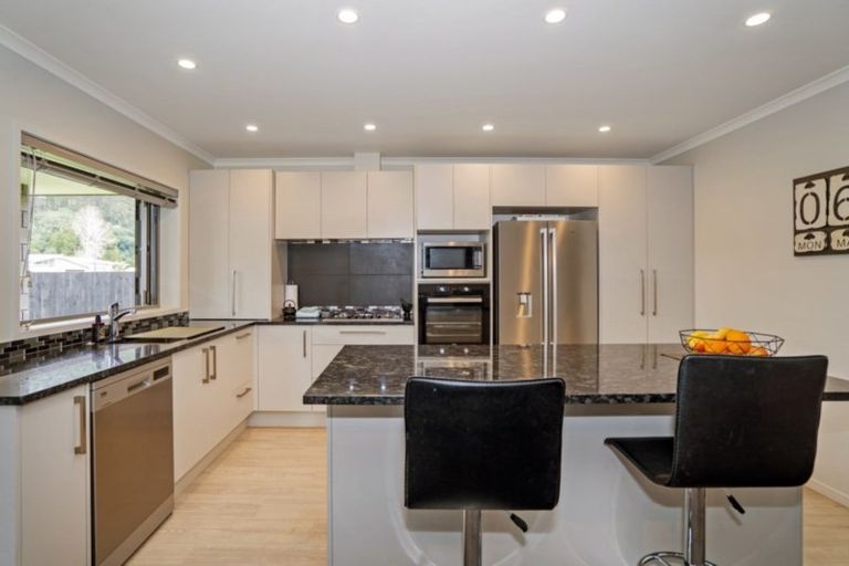 Photo of property in 325 Cook Drive, Whitianga, 3510