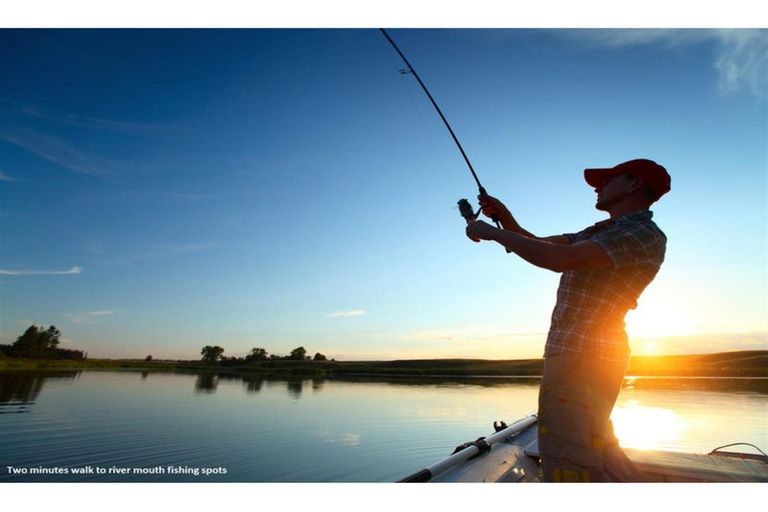 Photo of property in 7 Maraetai Place, Port Waikato, Tuakau, 2695