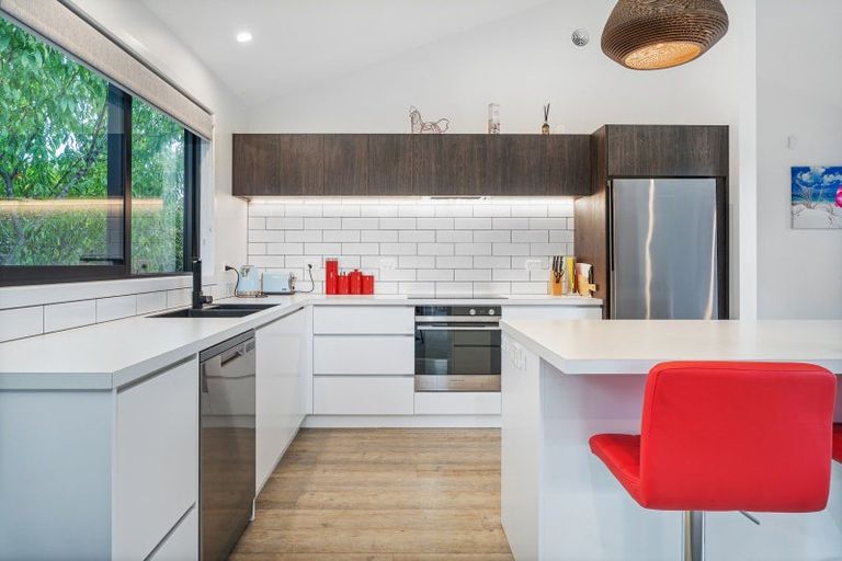 Photo of property in 128 Kupe Drive, Whitianga, 3510