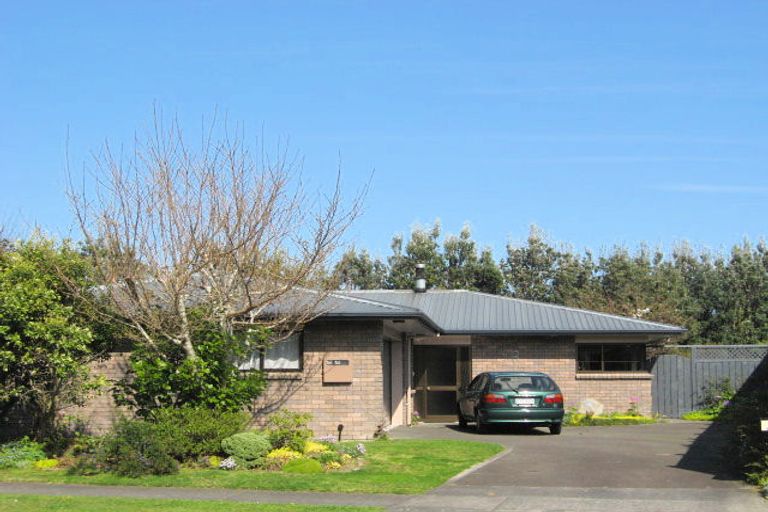 Photo of property in 38 Tiverton Crescent, Whalers Gate, New Plymouth, 4310