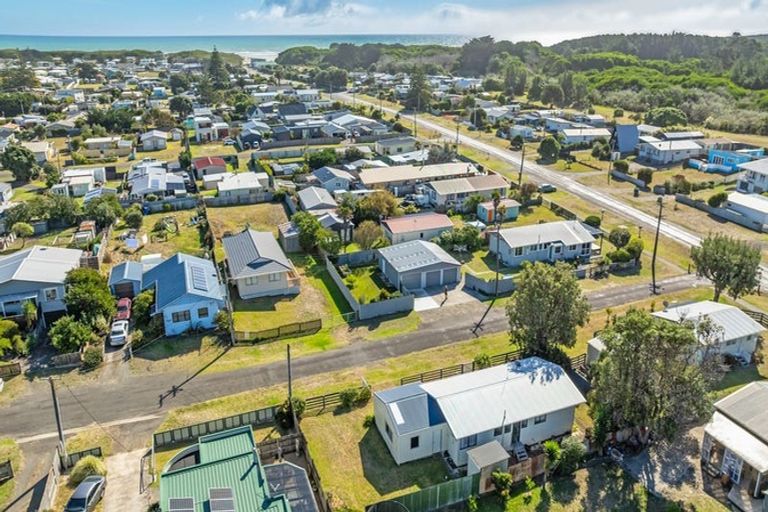 Photo of property in 3 Ruanui Street, Himatangi Beach, Foxton, 4891