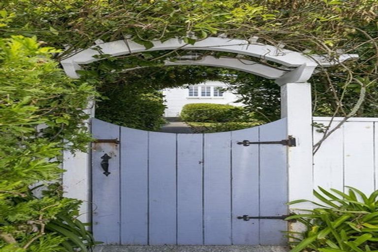 Photo of property in 97 Karori Road, Karori, Wellington, 6012