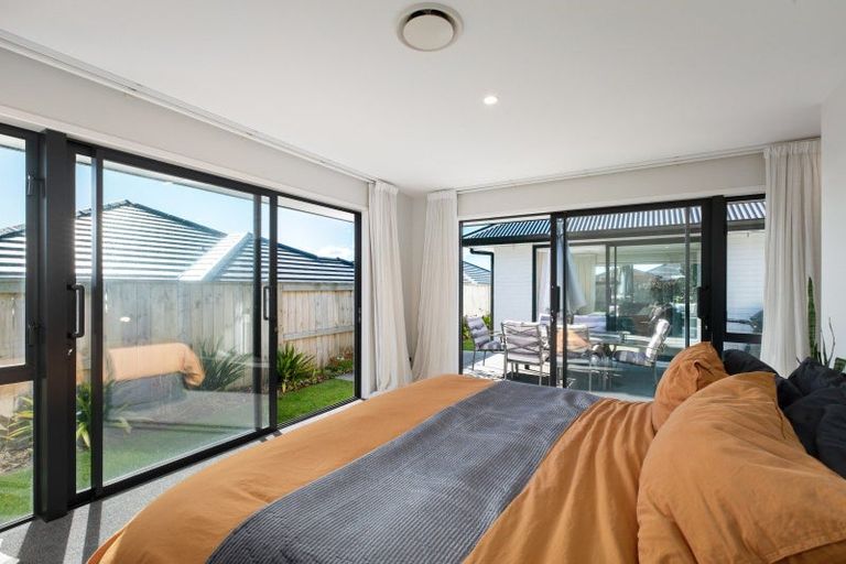 Photo of property in 18 Charlotte Drive, Omokoroa, 3114