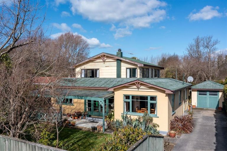 Photo of property in 33 Queens Avenue, Waikuku Beach, 7402