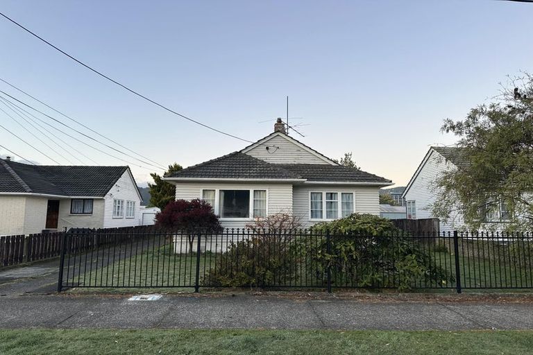 Photo of property in 8 Mcparland Street, Ebdentown, Upper Hutt, 5018
