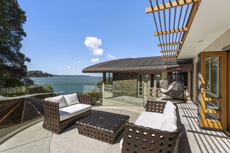 Photo of property in 104 Kauri Road, Laingholm, Auckland, 0604