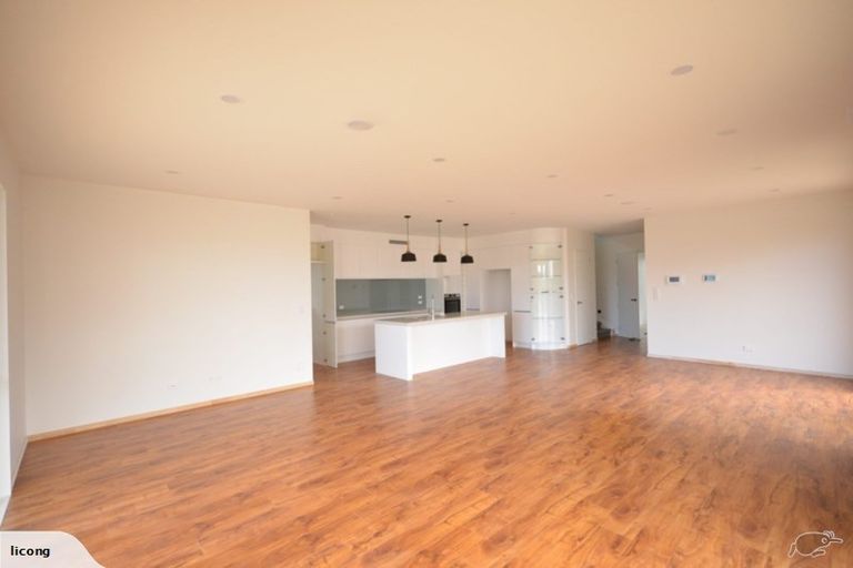 Photo of property in 94 Pohutukawa Parade, Riverhead, 0820