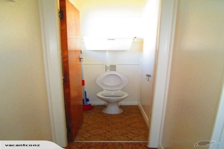 Photo of property in 16 Toru Street, Lyall Bay, Wellington, 6022