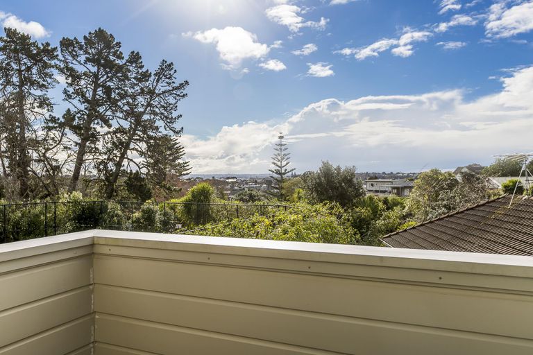 Photo of property in 4c Waiatarua Road, Remuera, Auckland, 1050