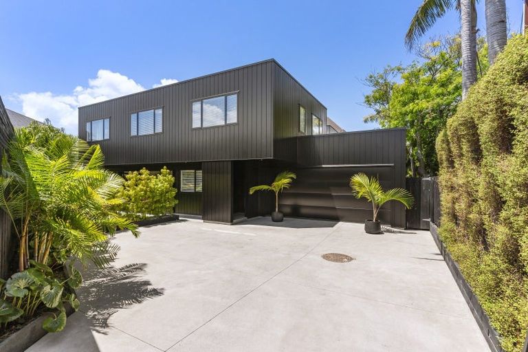 Photo of property in 35a Montgomery Avenue, Belmont, Auckland, 0622