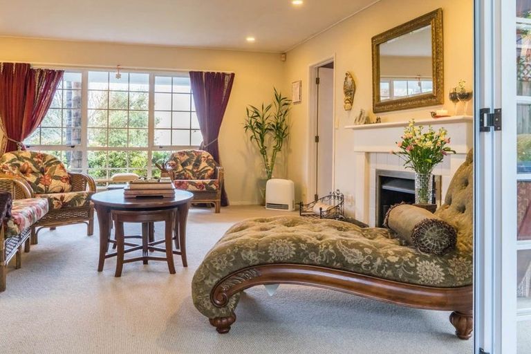 Photo of property in 2/88 Glamorgan Drive, Torbay, Auckland, 0630