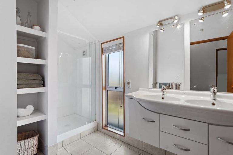 Photo of property in 18 Pyatt Place, Redwood, Christchurch, 8051