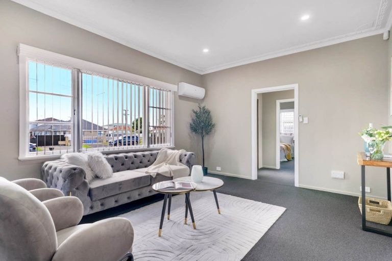 Photo of property in 35 Seddon Avenue, Papatoetoe, Auckland, 2104