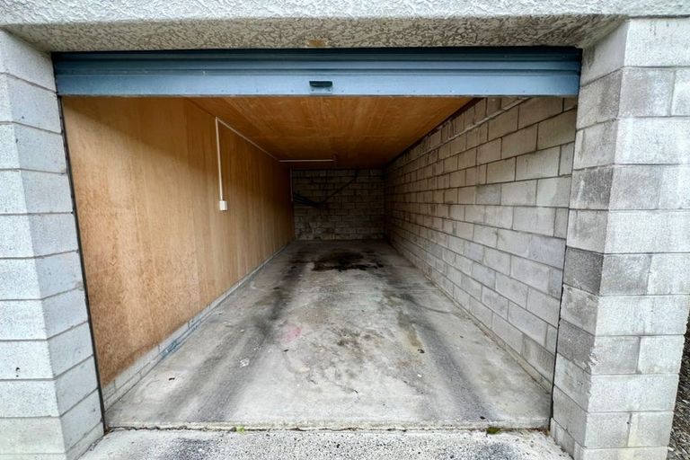 Photo of property in 1/99 Mountbatten Avenue, Hillcrest, Auckland, 0627