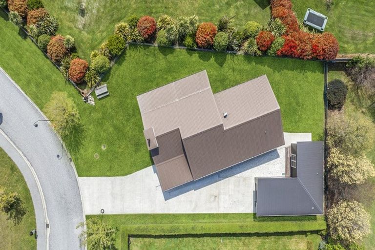 Photo of property in 1 Criffel Place, Luggate, Cromwell, 9383